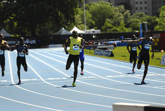 Bolt winning the NY Diamond League 200m in 20.29